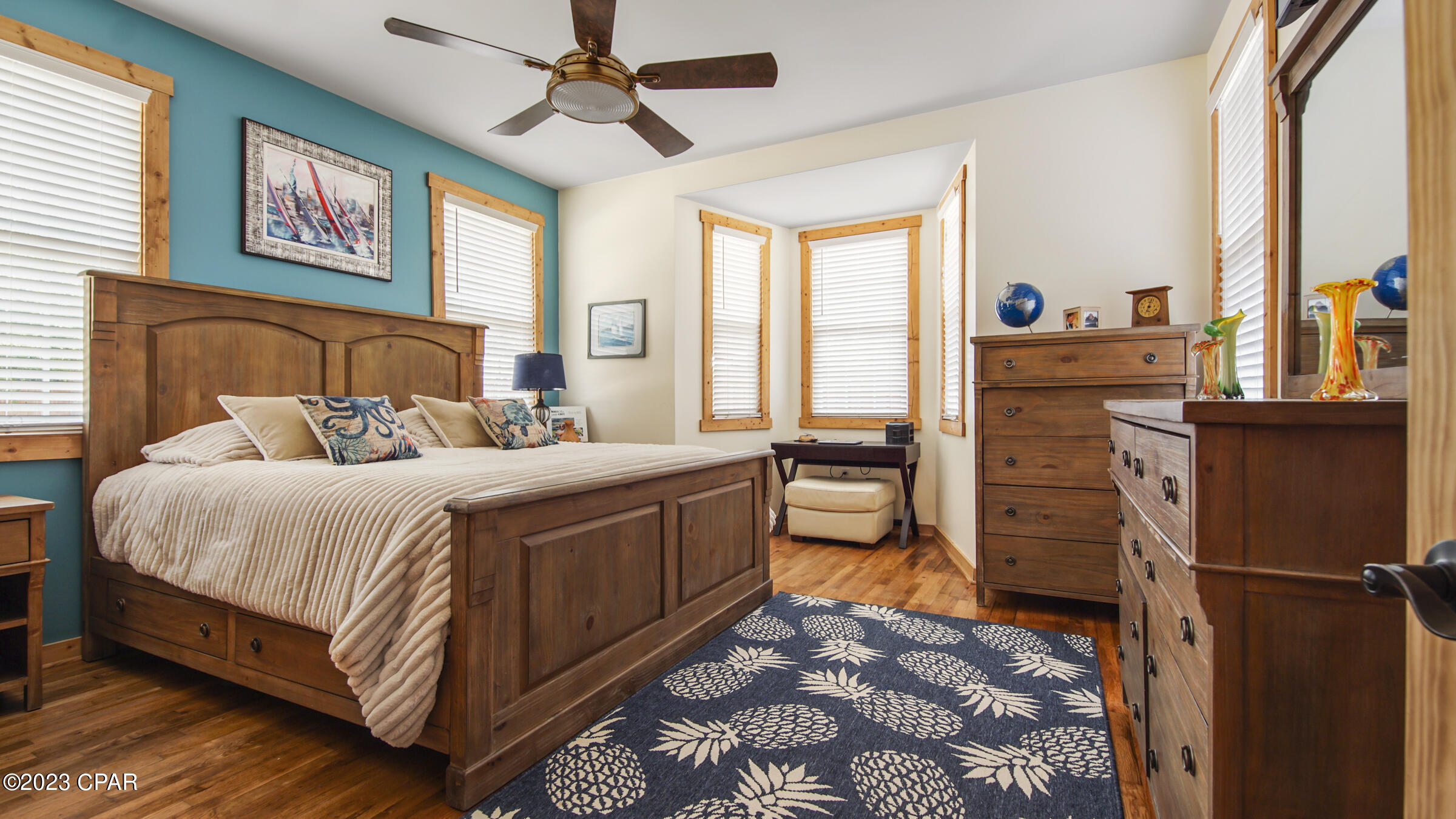 Image 25 For 930 Grace Avenue