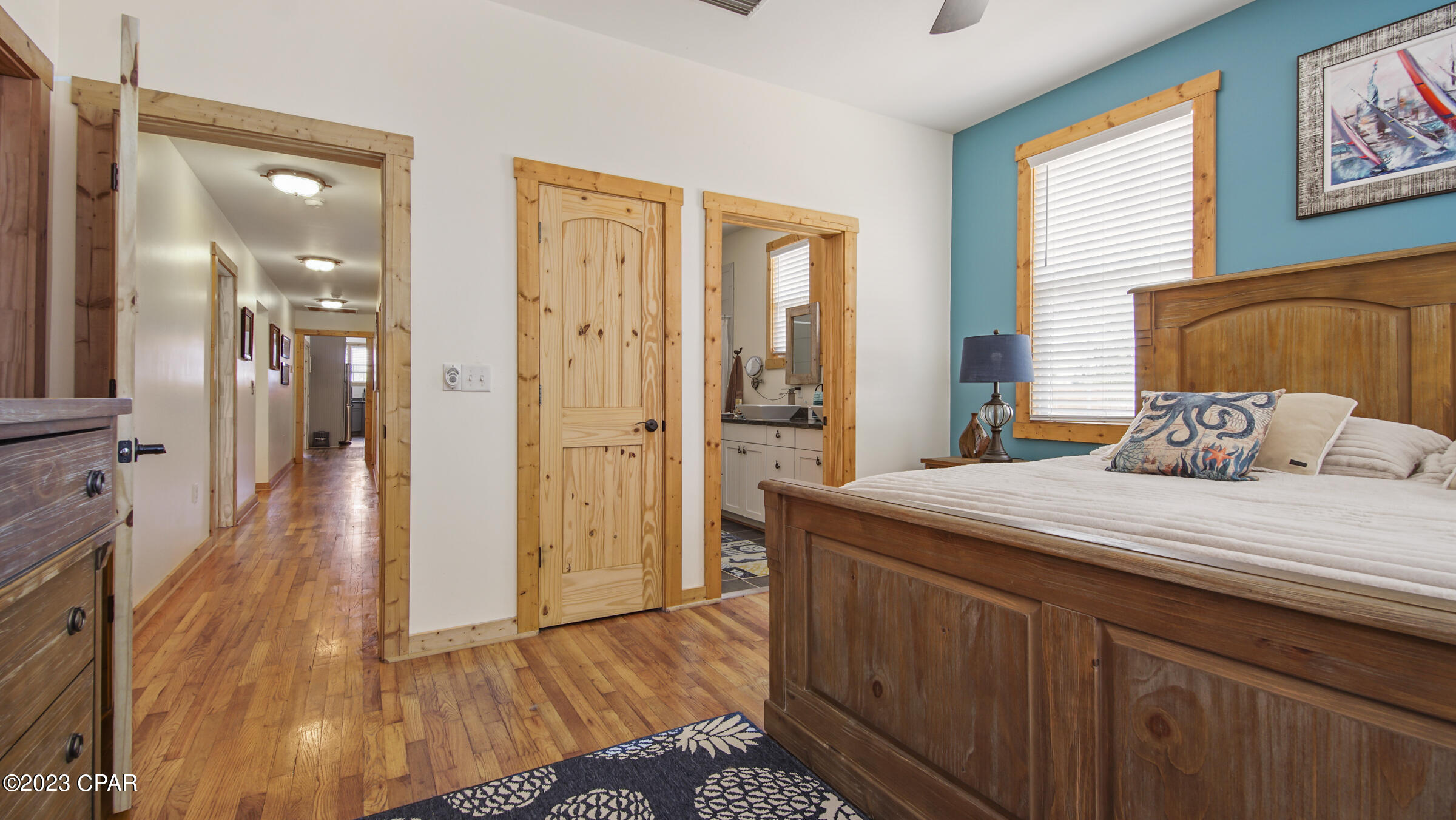 Image 26 For 930 Grace Avenue