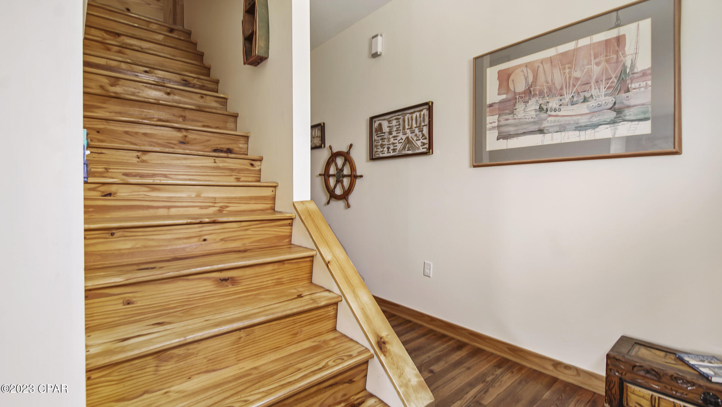 Image 4 For 930 Grace Avenue