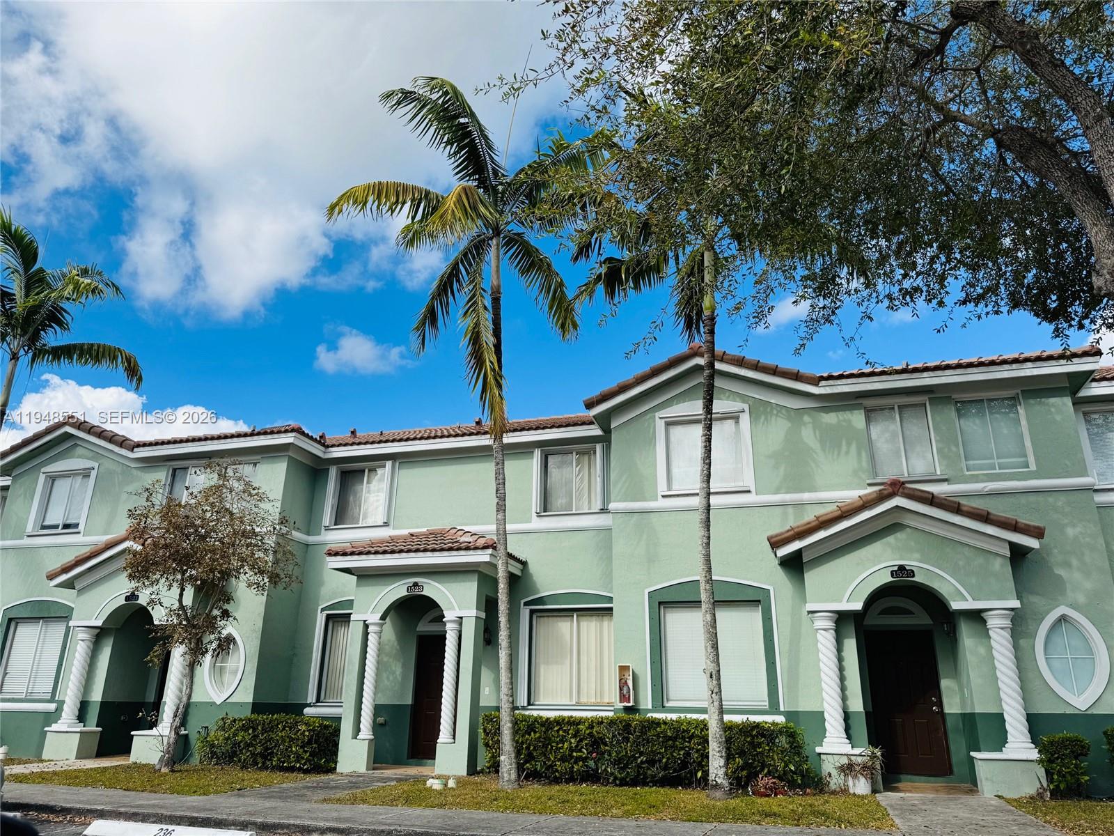 Investor opportunity! Located in the desirable KEY COVE gated community with 24/7 security, this home offers access to two community pools and beautifully maintained lakes. Conveniently situated close to Homestead Speedway, shopping centers, major highways, and just a short drive to Key Largo. Enjoy comfort, security, and an unbeatable location with easy access to entertainment, dining, and outdoor activities.