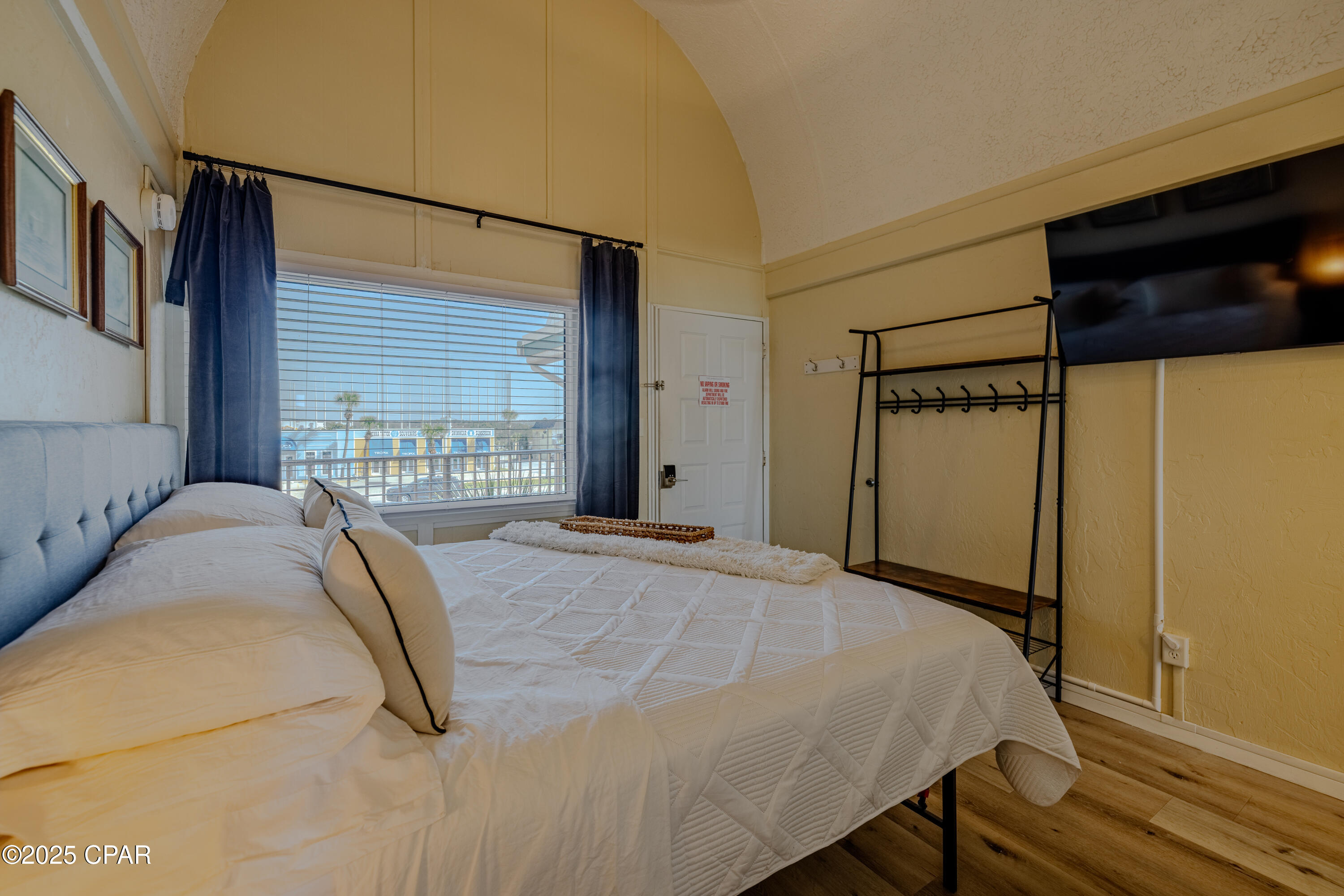 Image 18 For 15617 Front Beach  313