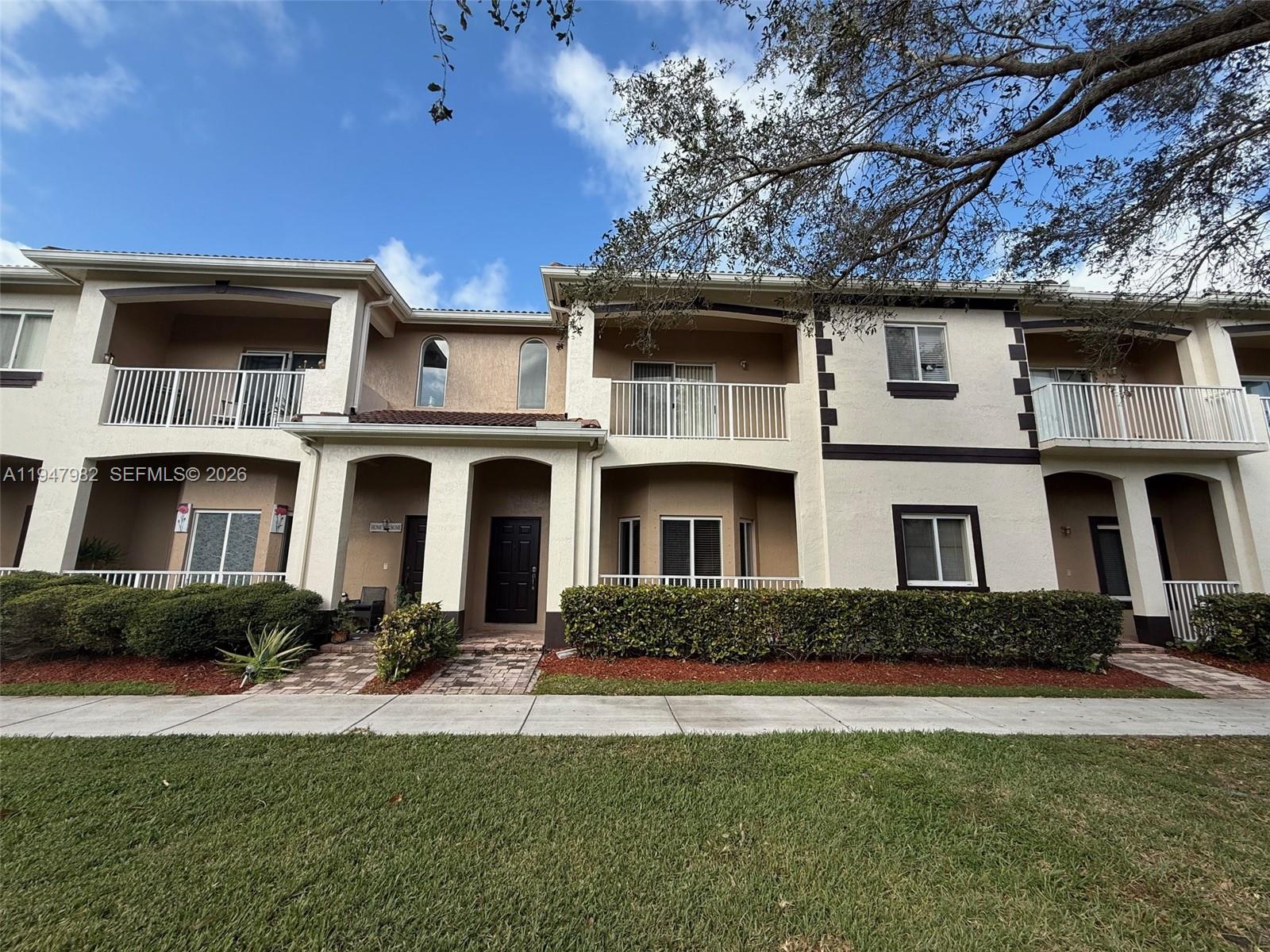 SPACIOUS 2 BR/ 2.5 BA W/GARAGE OVERLOOKING GREEN AREA IN ARBOR PARK @ KEYS GATE. TILE & LAMINATE FLOORING THROUGHOUT. BRAND-NEW STAINLESS STEELE KITCHEN APPLIANCES AND NEW WASHER/ DRYER. OFFERS LARGE GREAT AND OVERSIZED MASTER SUITE. 2ND BEDROOM HAS ENSUITE BATH W/ BALCONY. RENT INCLUDES DIRECTV CABLE & ATT INTERNET, ALARM, SECURITY & COMMUNITY POOL.