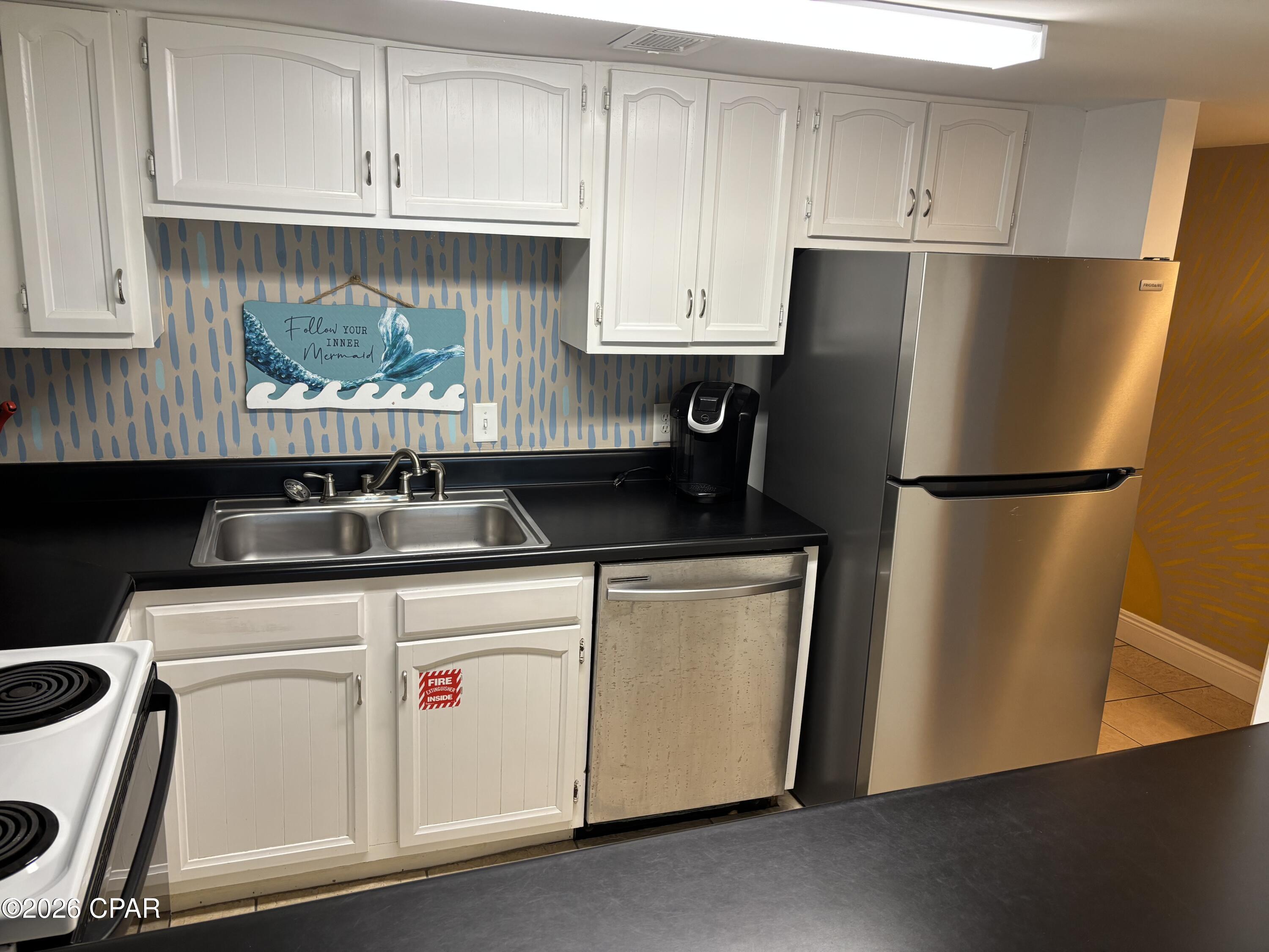 Image 11 For 8727 Thomas Drive A15