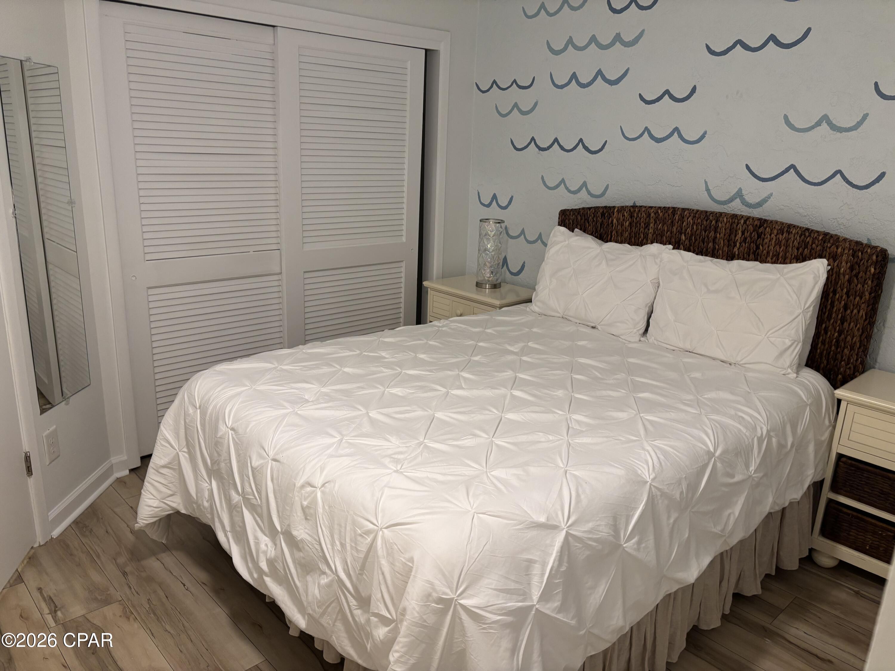 Image 20 For 8727 Thomas Drive A15