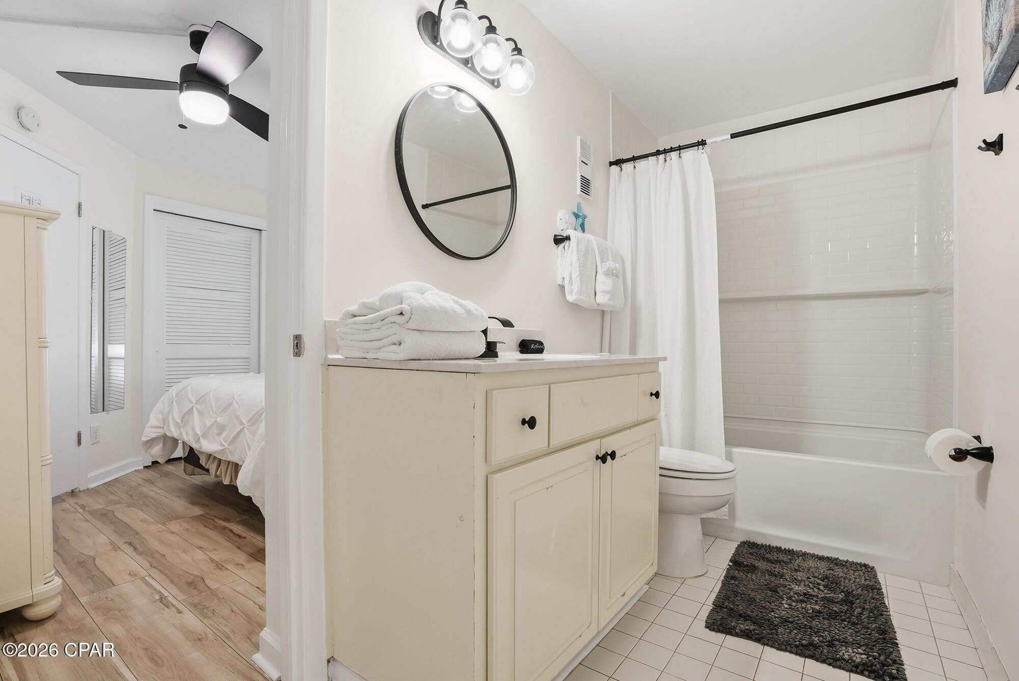 Image 24 For 8727 Thomas Drive A15