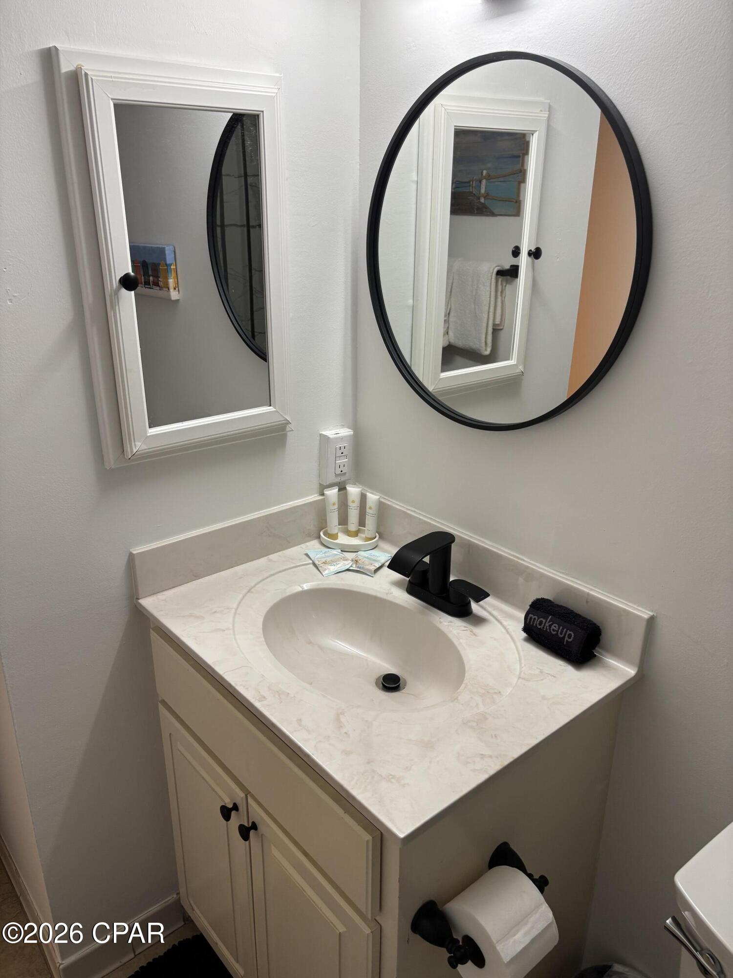 Image 5 For 8727 Thomas Drive A15