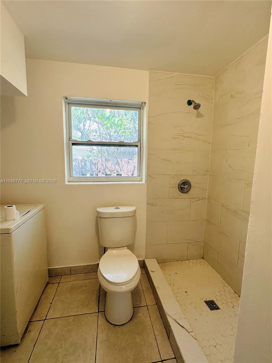 Elegant master bedroom retreat at 4548 33rd Ave - Home in Dania Beach