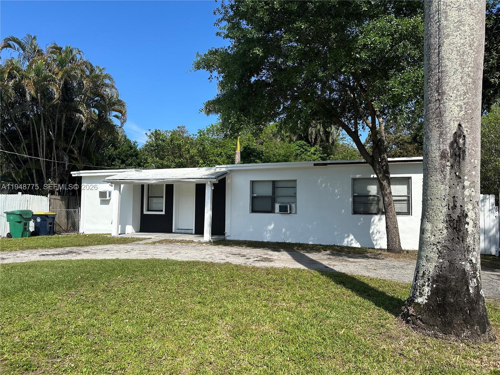 Additional living spaces at 4548 33rd Ave - Home in Dania Beach