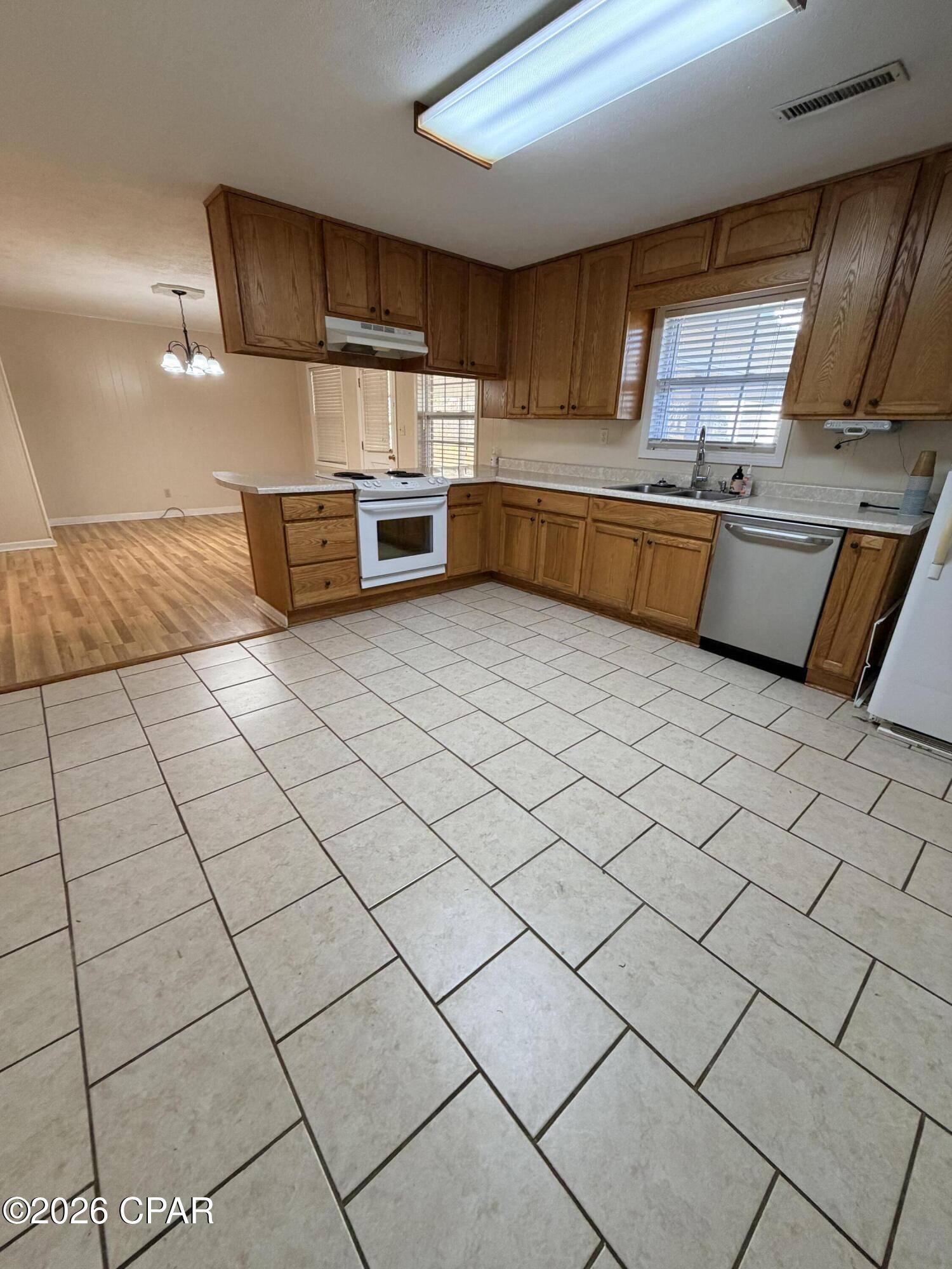 Image 4 For 2120 River Road