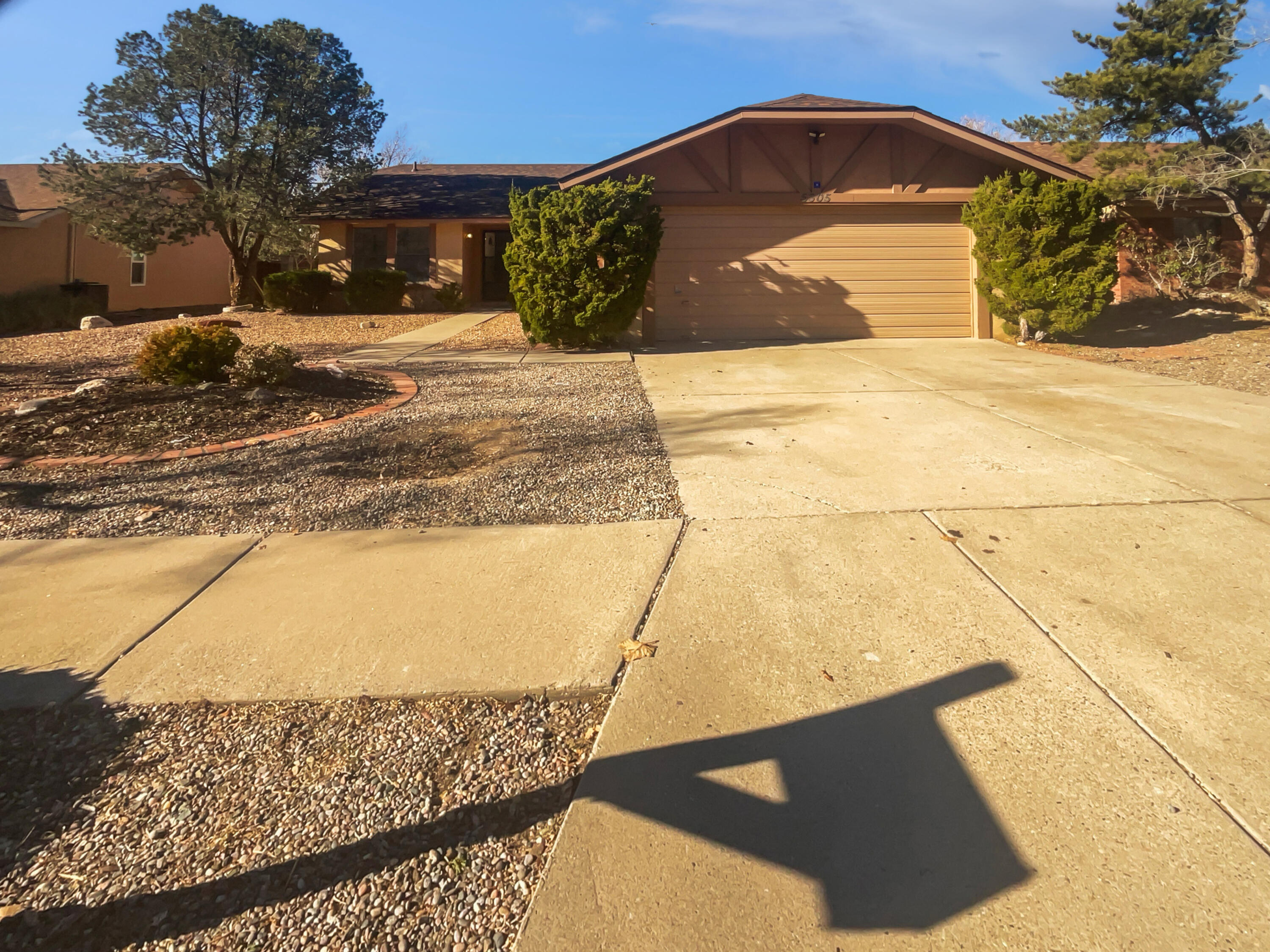 Homes for sale in Albuquerque, NM | 5305 Carruthers St Ne, Albuquerque, NM 87111 | MLS# 1097015