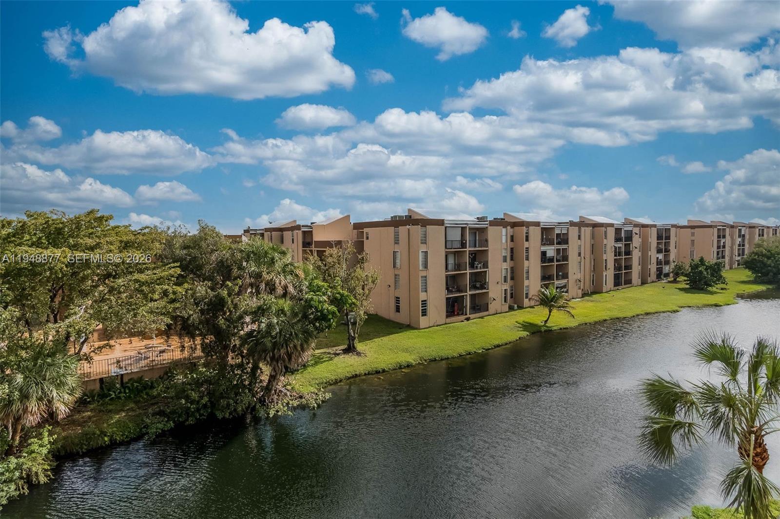 Pineside Condo No 1