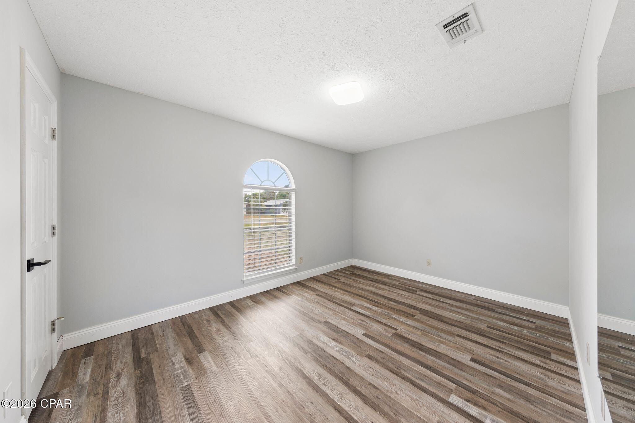 Image 37 For 206 Nancy Avenue