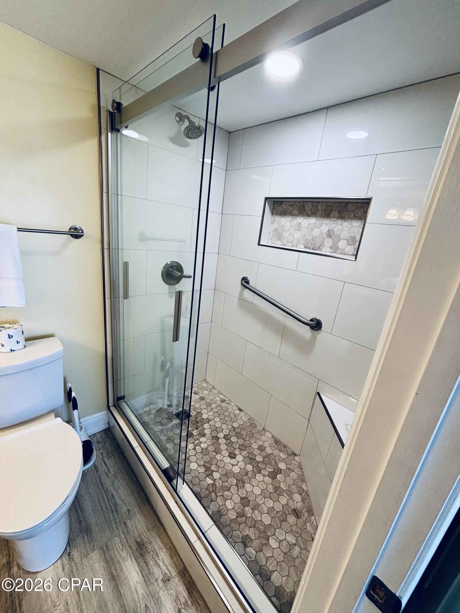 Image 19 For 4425 Thomas Drive 516