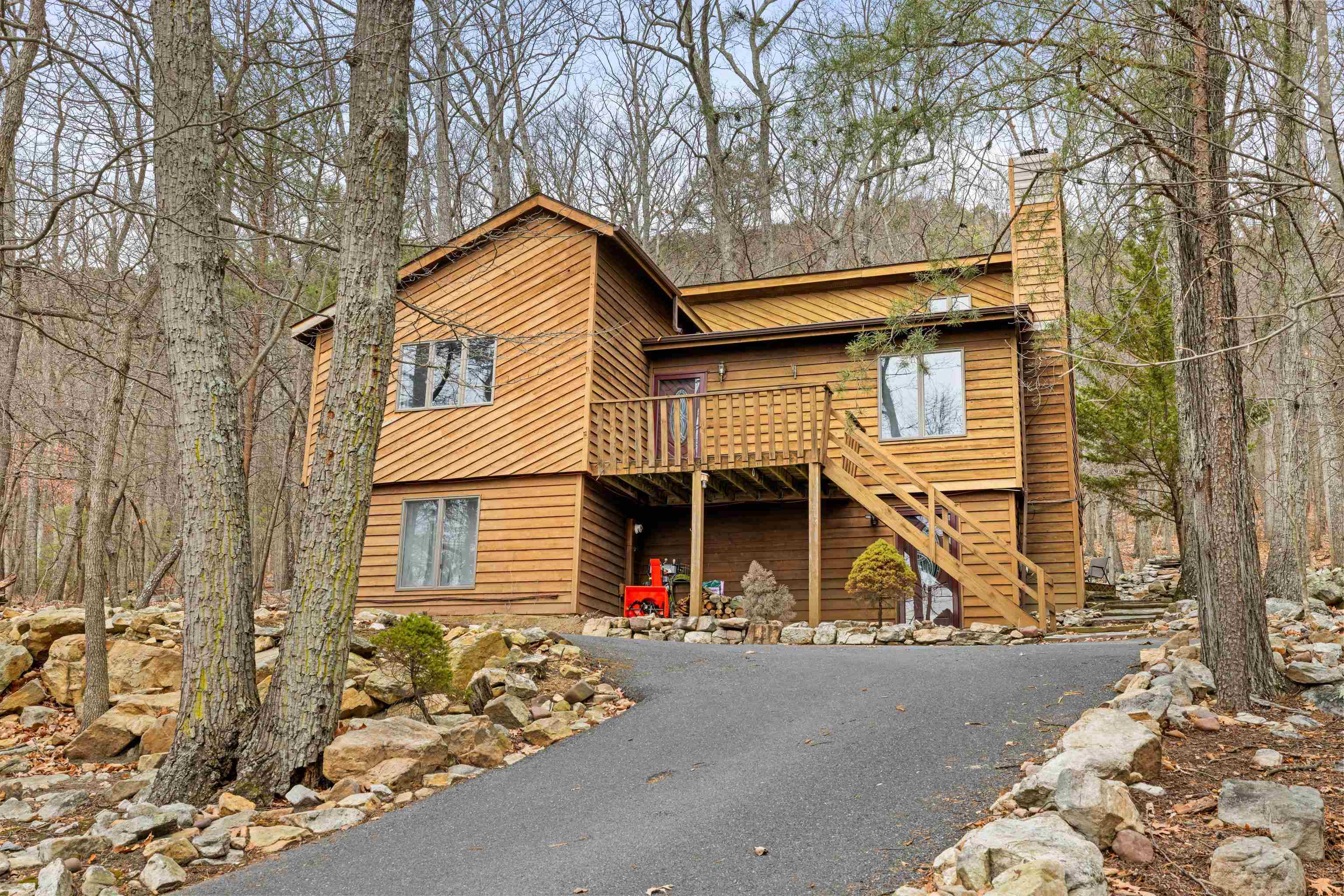 306 CONGERS LN exterior