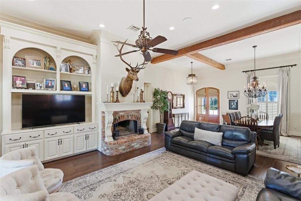 1300 Charlestown Lane — photo 3