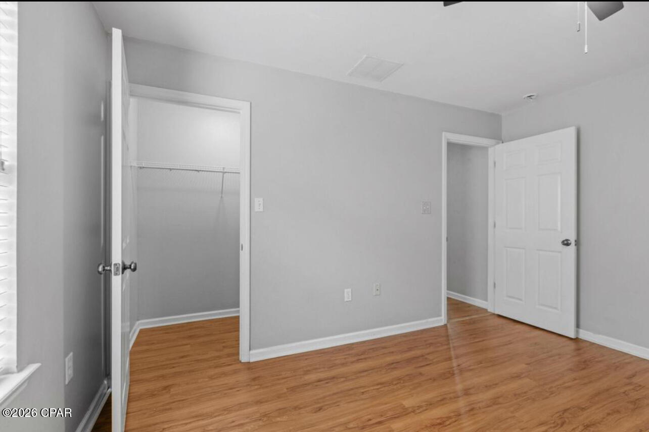 Listing photo id 18 for 2414 Quazar Circle