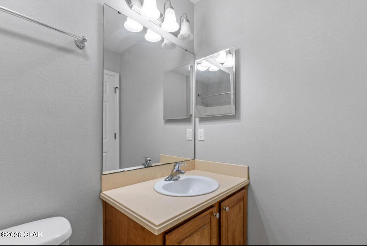 Listing photo id 20 for 2414 Quazar Circle