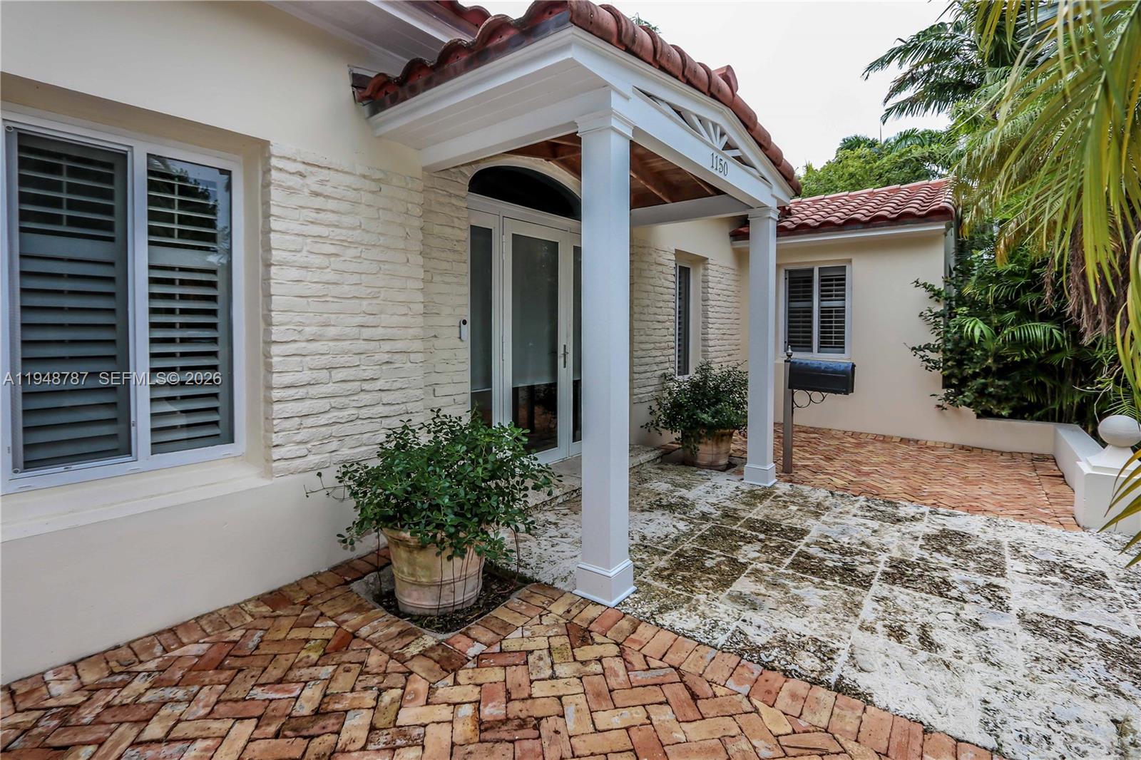 Hollywood Lakes Section