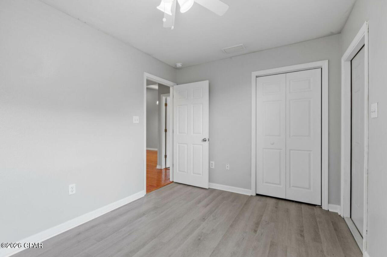 Listing photo id 19 for 1589 Quazar Road