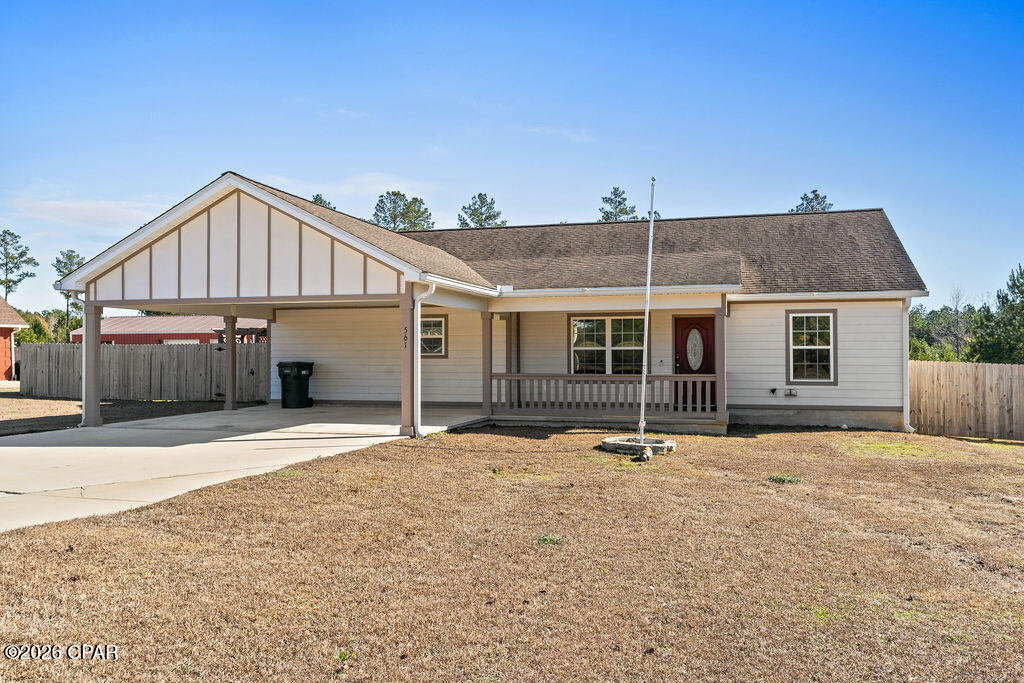 Details for 561 Lakepointe Drive, Chipley, FL 32428