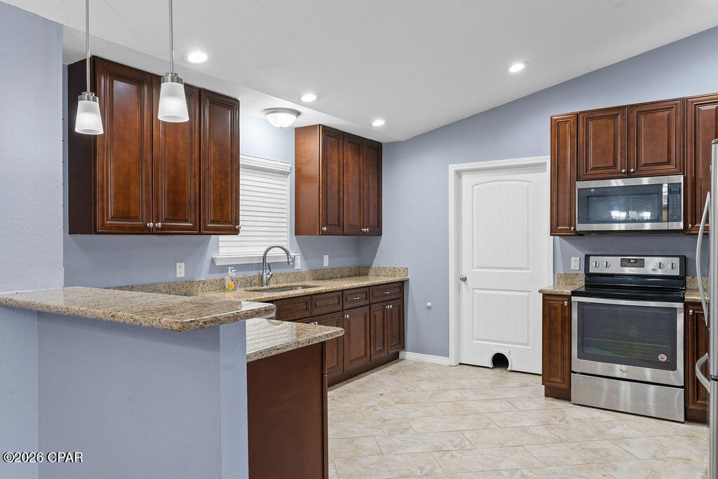 Image 13 For 561 Lakepointe Drive