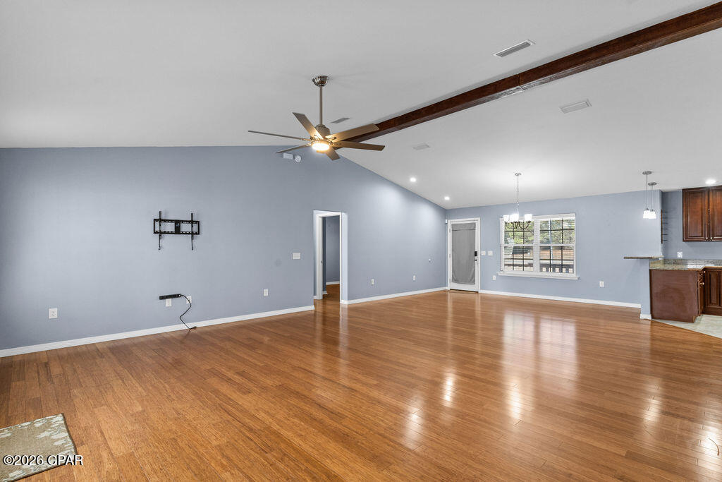 Image 4 For 561 Lakepointe Drive