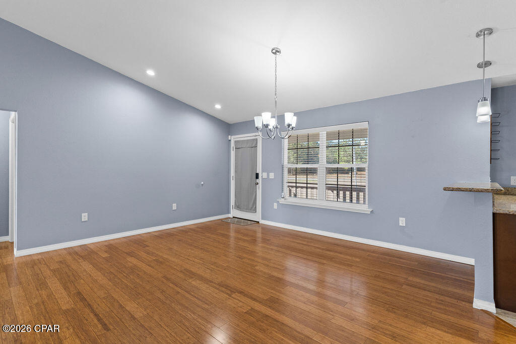 Image 8 For 561 Lakepointe Drive