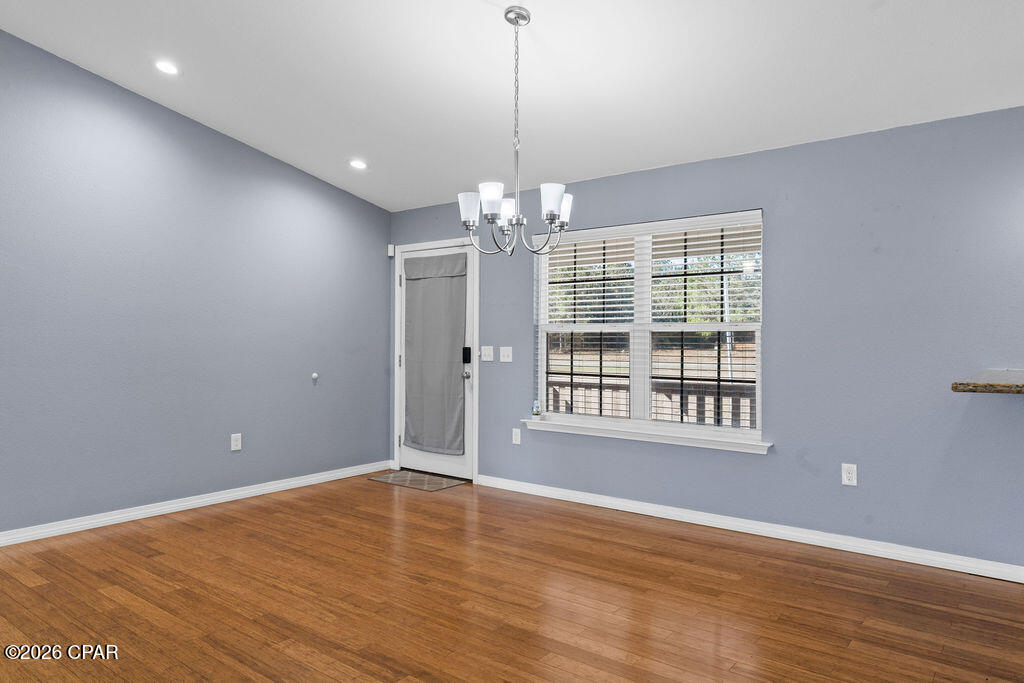 Image 9 For 561 Lakepointe Drive