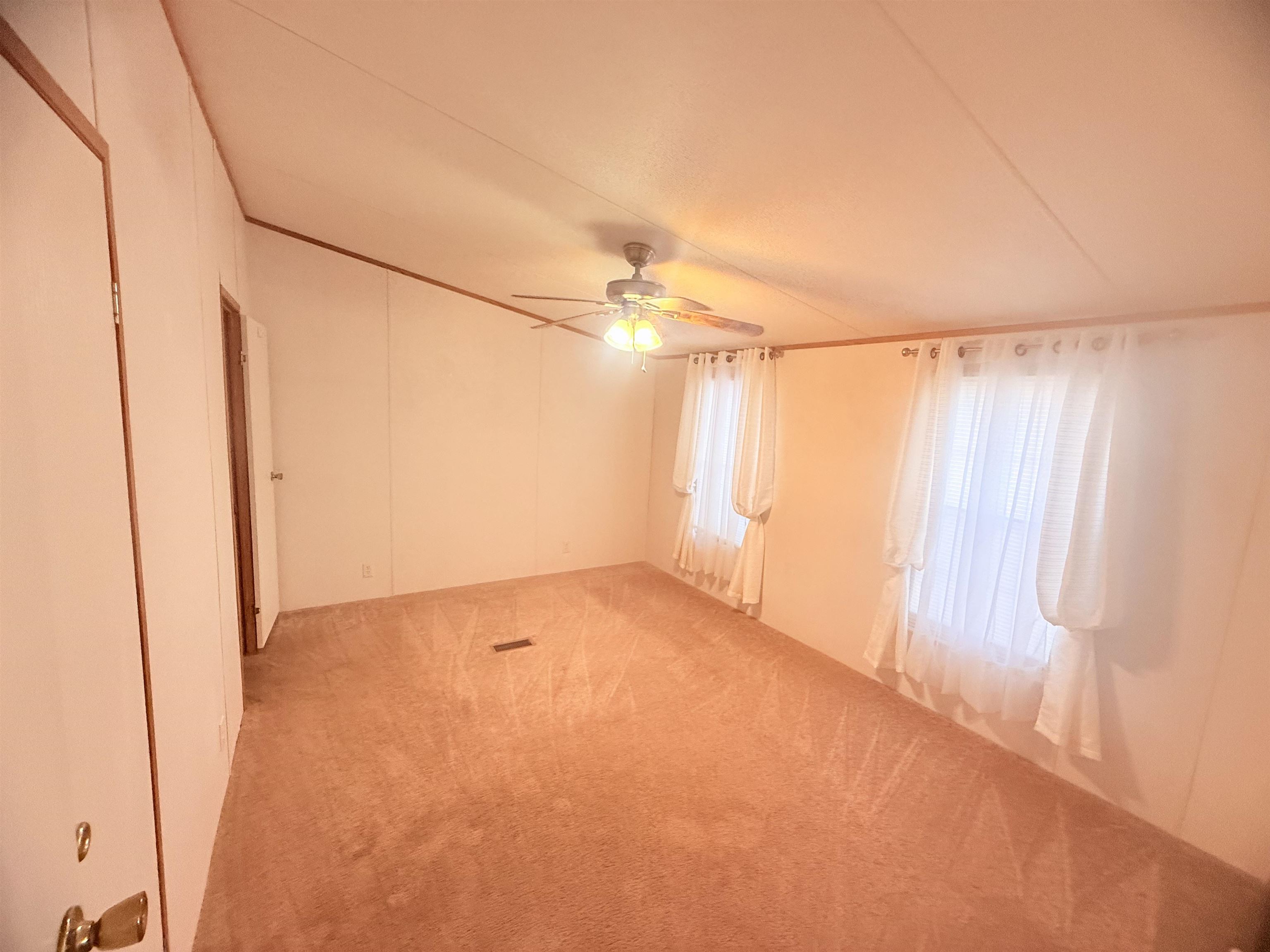 2601807 | Photo 13