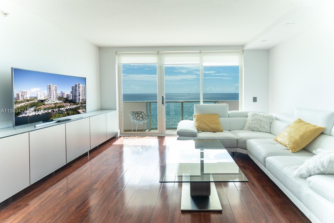 Spiaggia Ocean Condo
