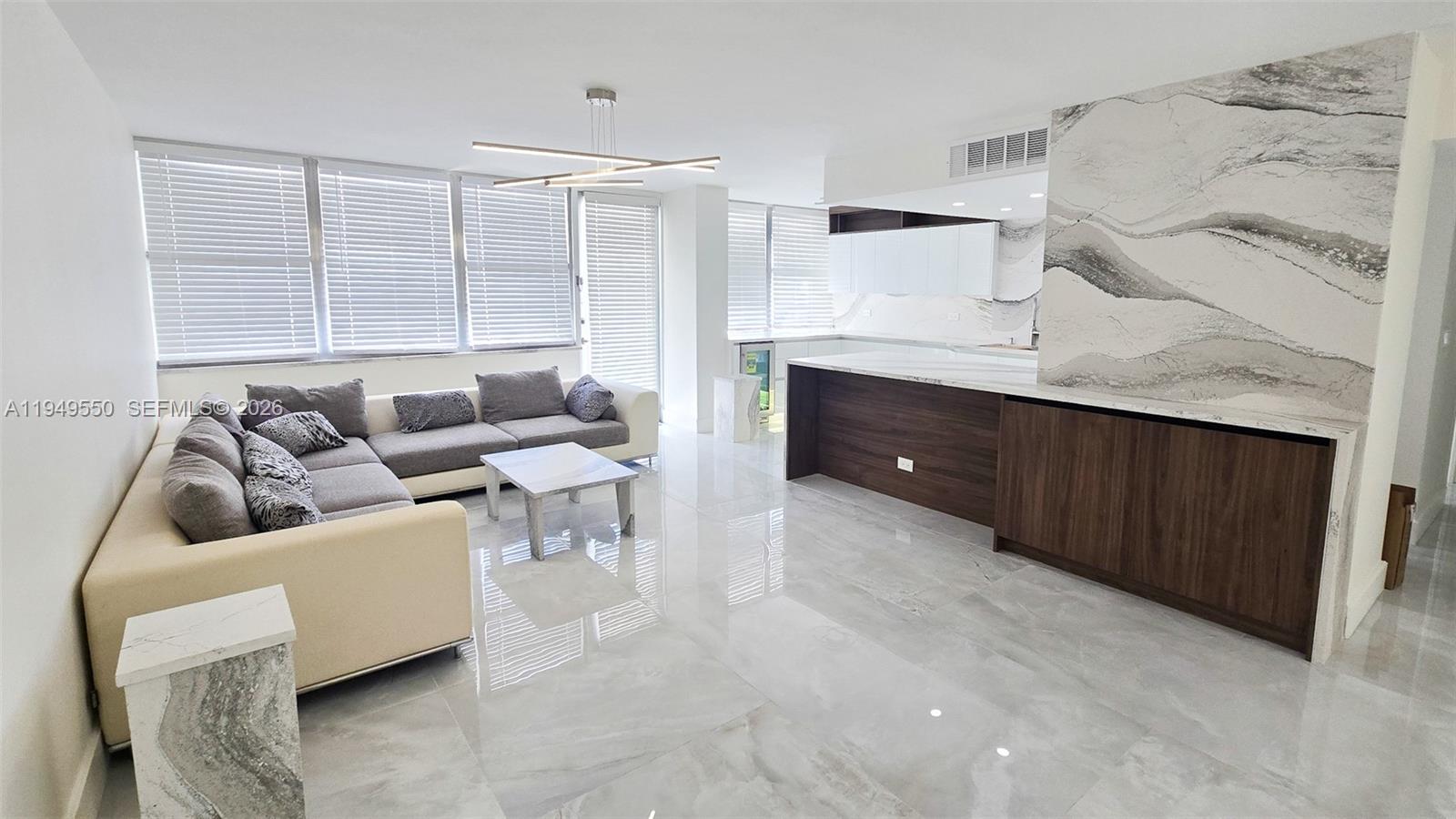 Winston Towers 100 Condo