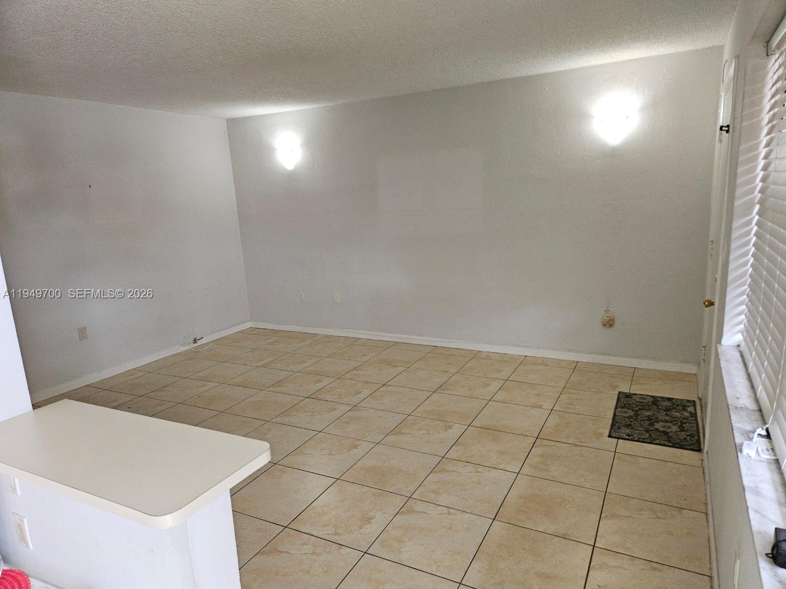 Ludlam Gardens Condo