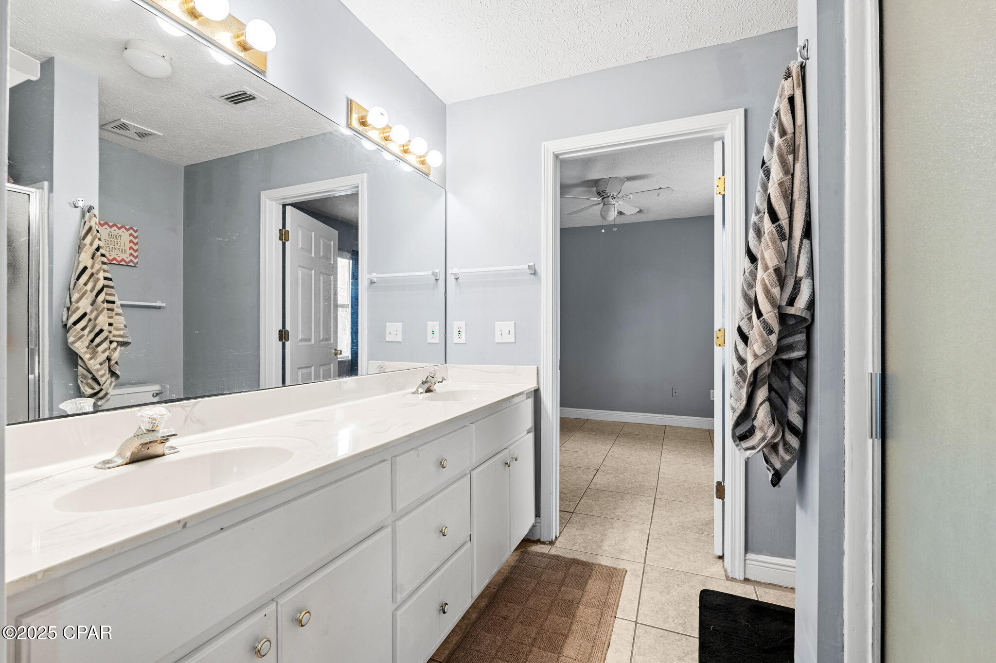 Image 12 For 897 Beach Way