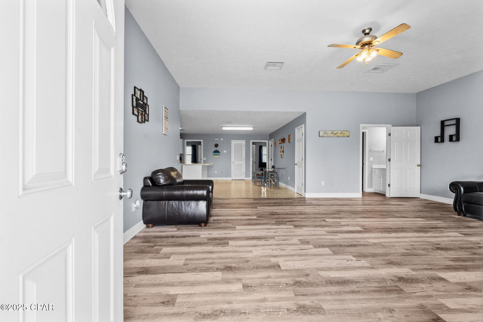 Image 4 For 897 Beach Way