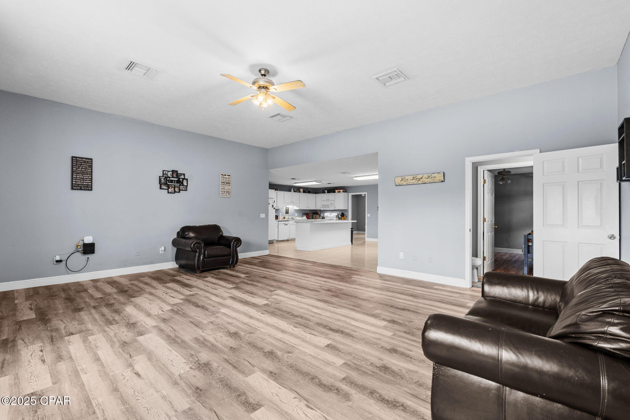 Image 5 For 897 Beach Way