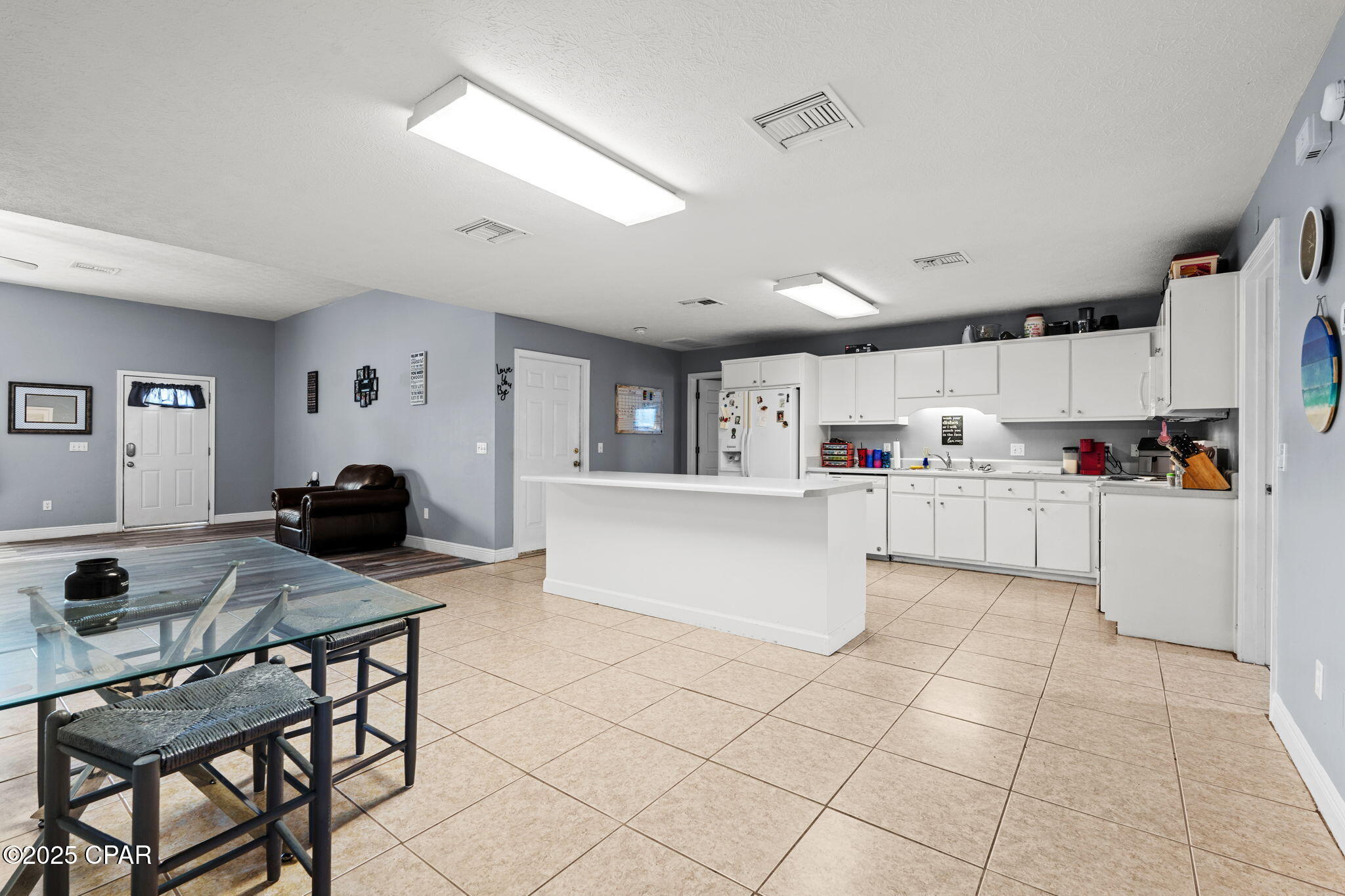 Image 8 For 897 Beach Way