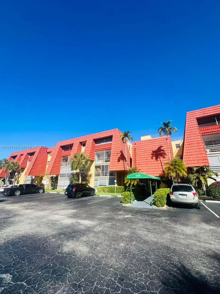 Boca Club Condo