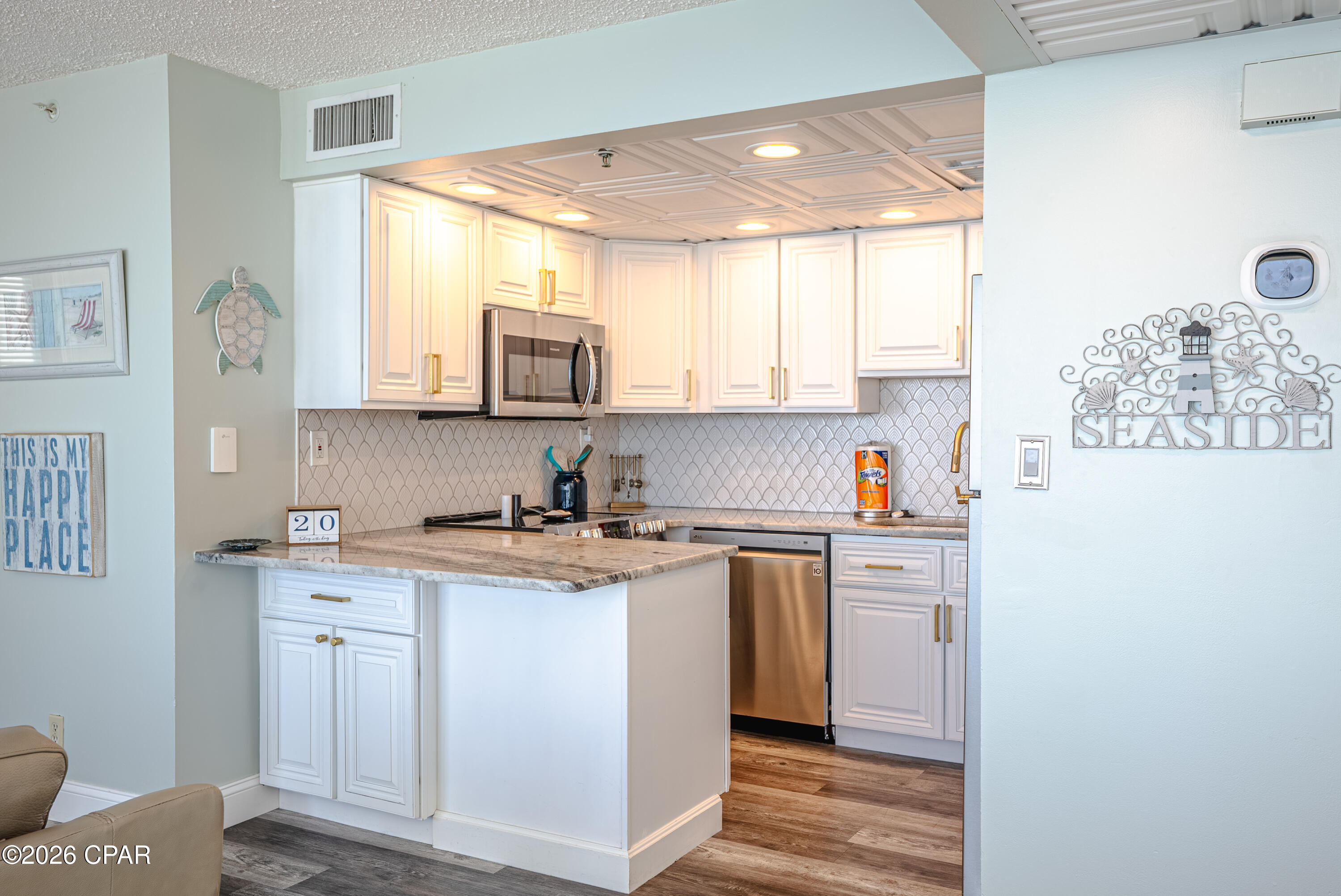 Image 12 For 9850 Thomas Drive 1208e