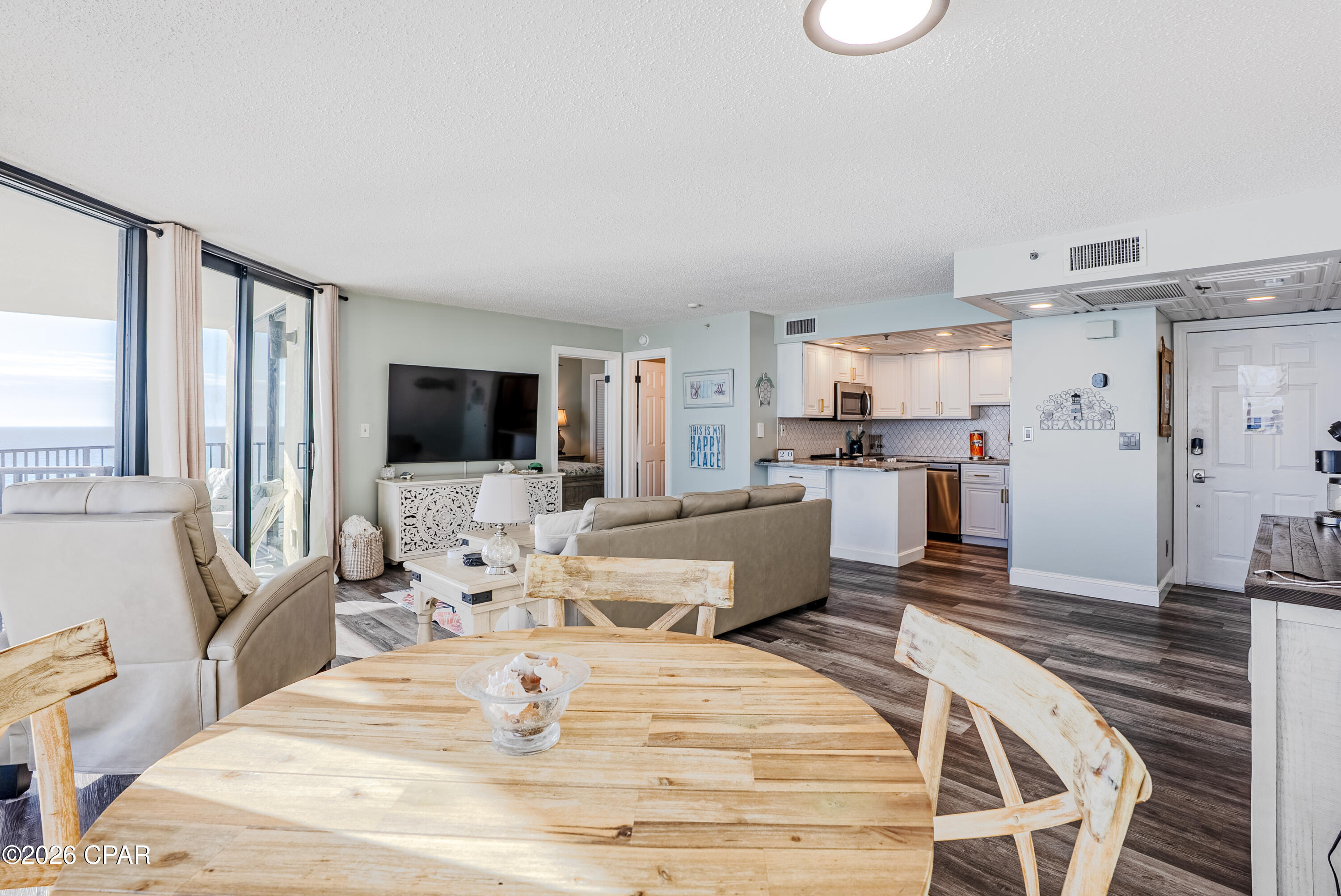 Image 14 For 9850 Thomas Drive 1208e