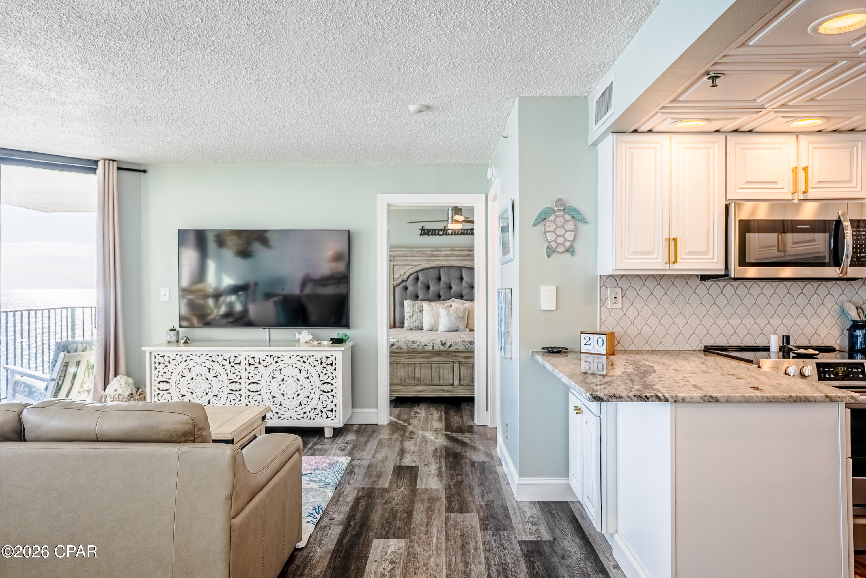 Image 16 For 9850 Thomas Drive 1208e