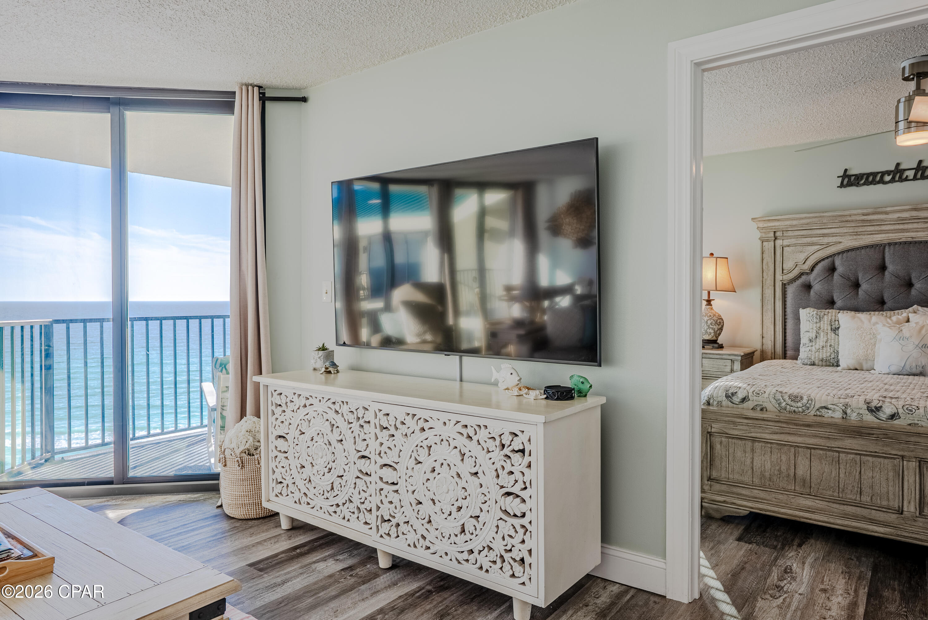 Image 5 For 9850 Thomas Drive 1208e