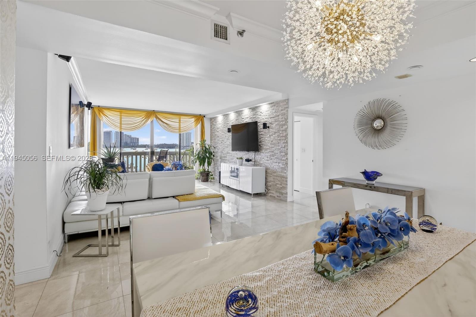 1000 Island Blvd 312