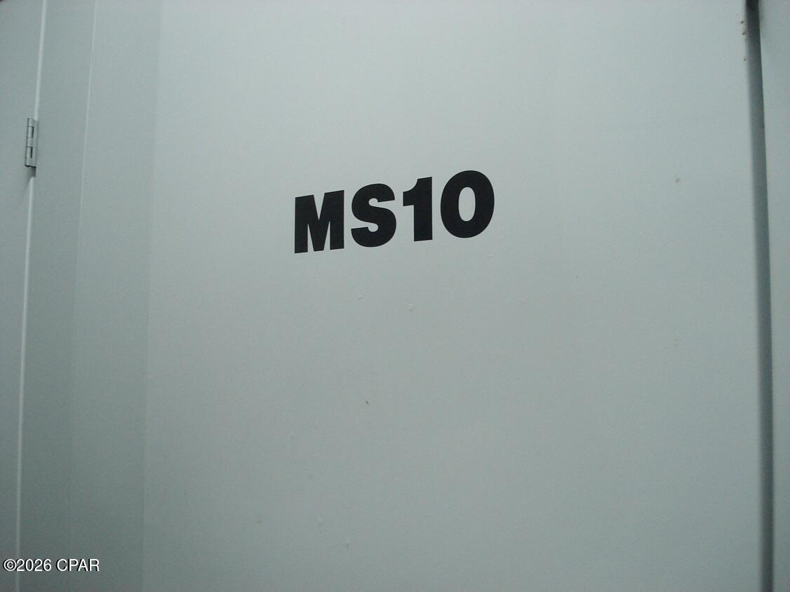 Listing photo id 37 for 3001 10th Street 203