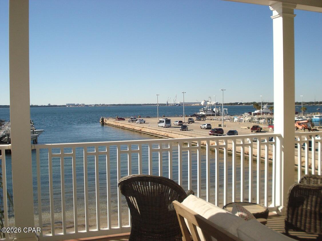 Listing photo id 4 for 3001 10th Street 203