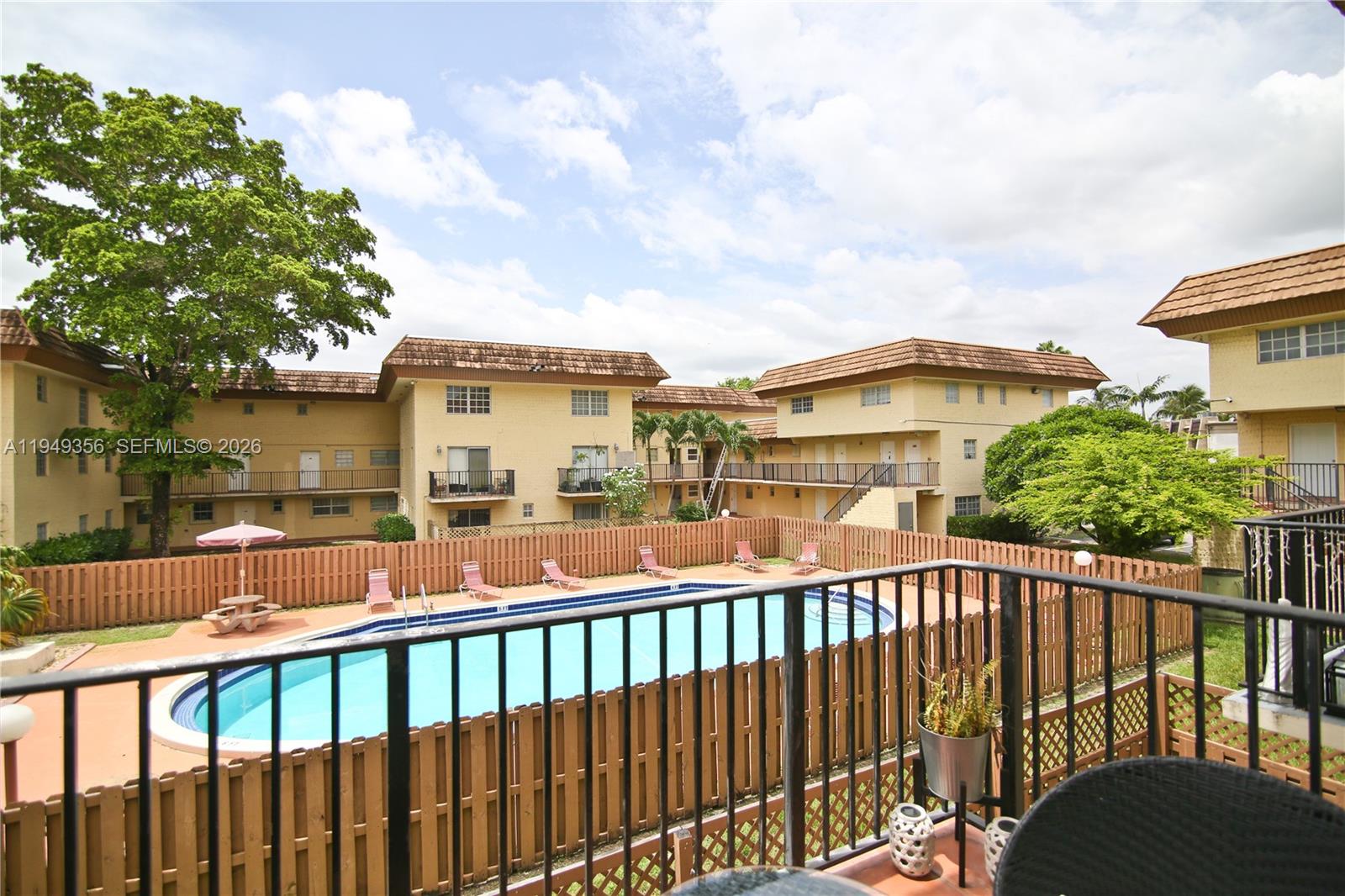 Courtyards At Kendall