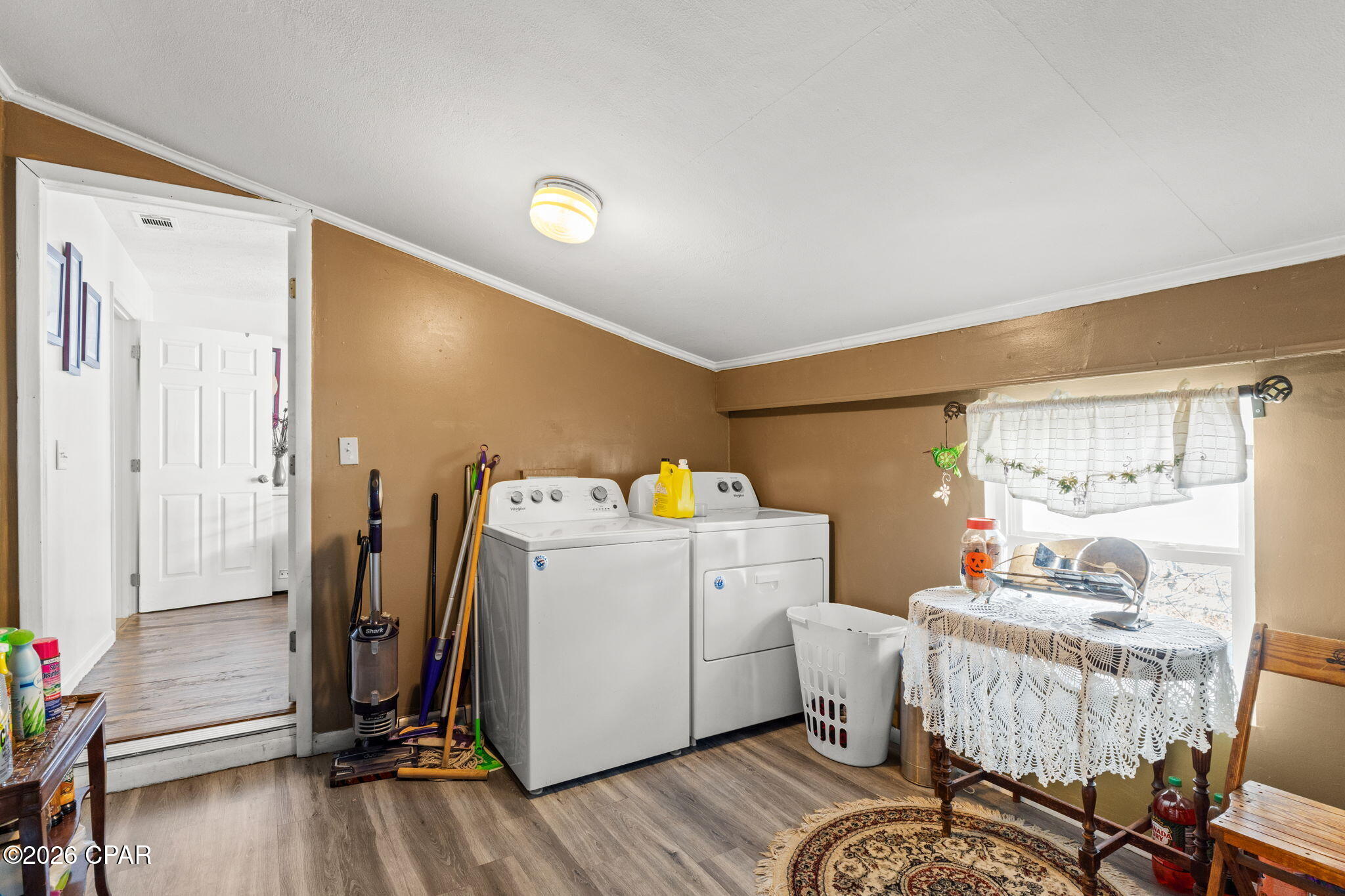 Listing photo id 35 for 2686 Mona Lane