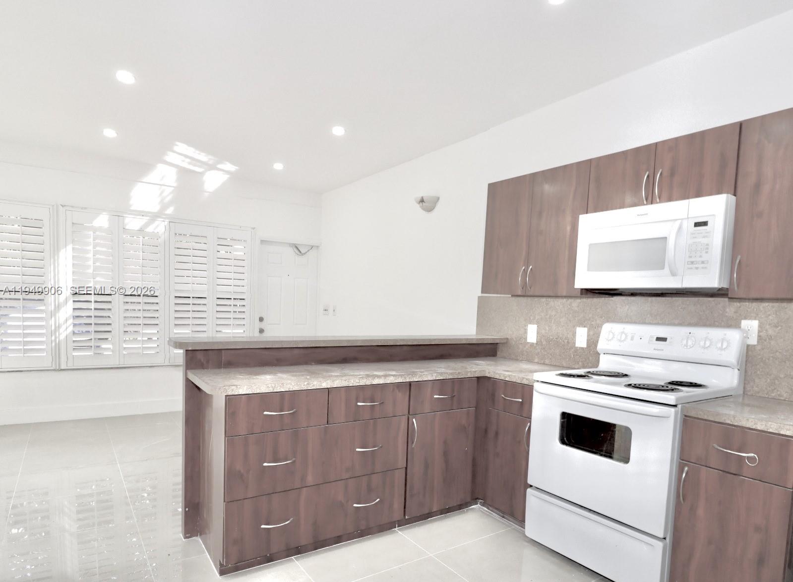 Hollywood Little Ranches