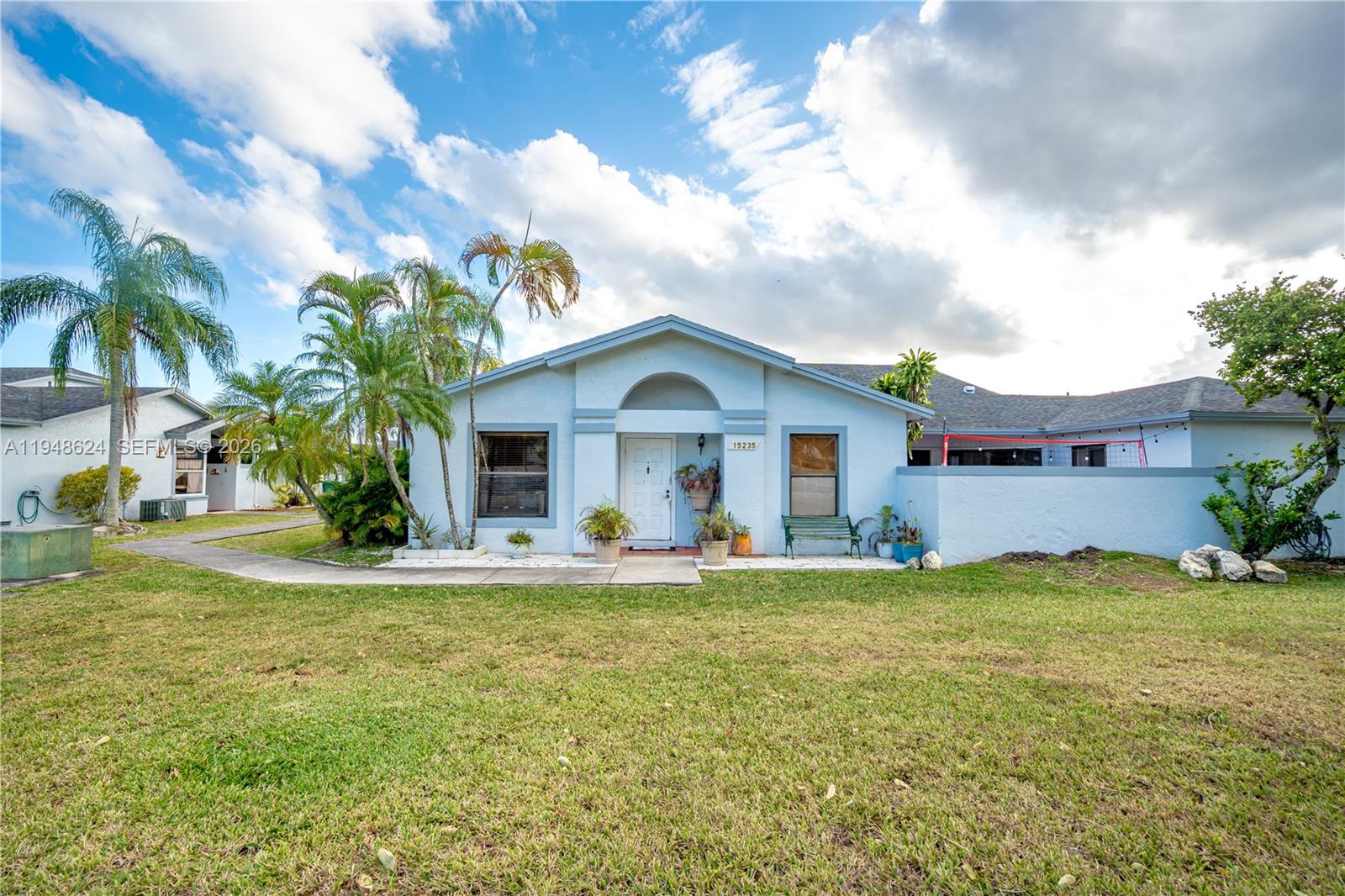 Westwind Lakes Garden Hom