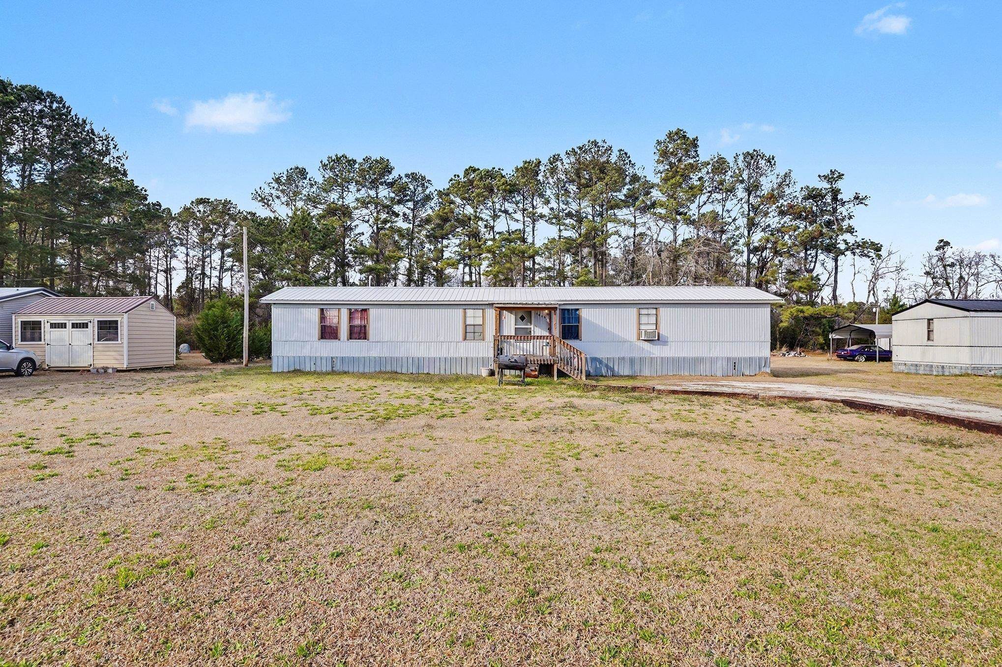 Homes for sale in Loris, SC | 1212 Kingcrest Dr, Loris, SC 29569 | MLS# 2601936