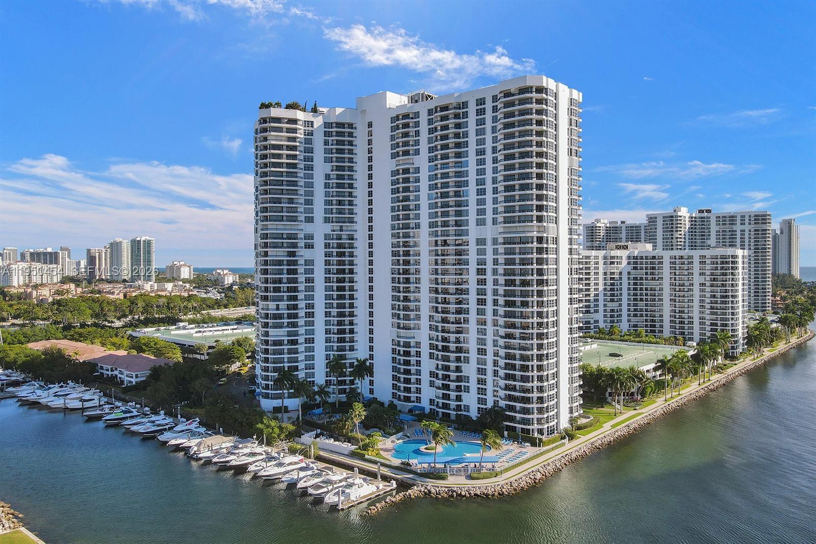Mystic Pointe Tower 500 C